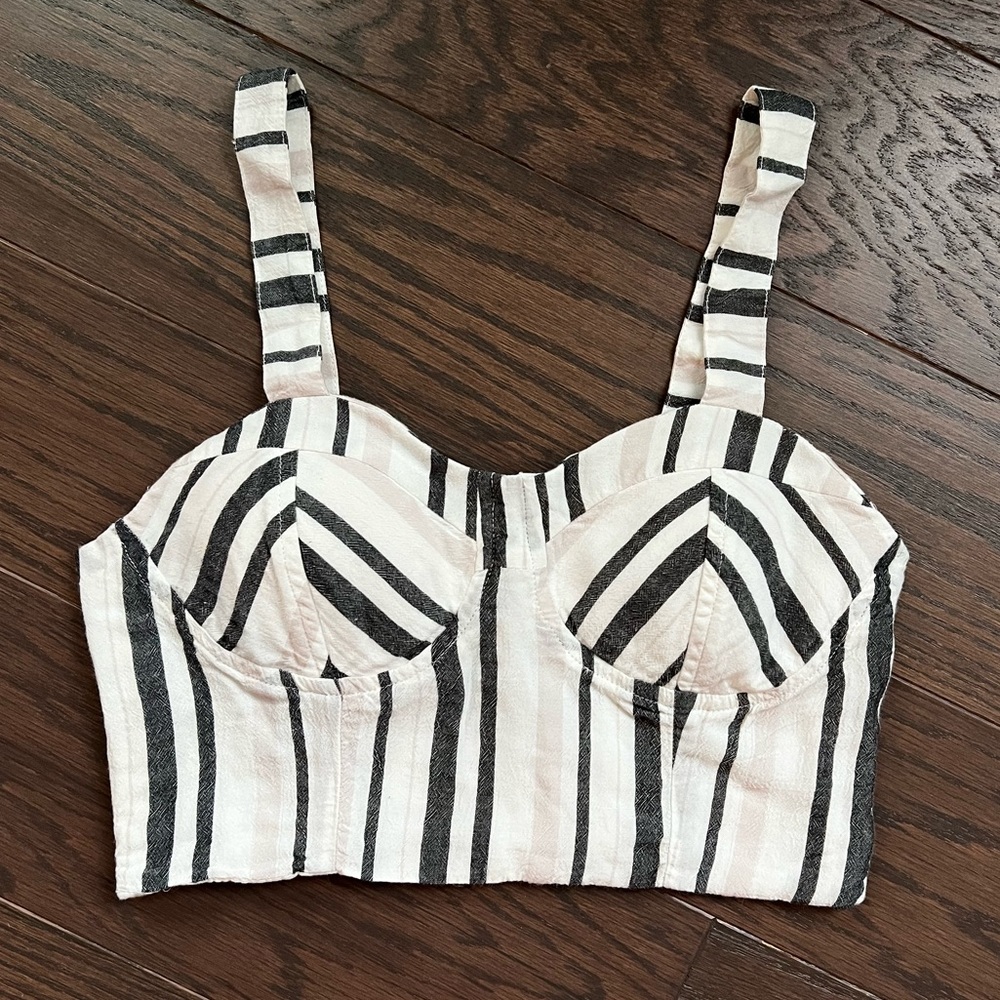 American Eagle Crop Top